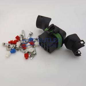 Eberspacher Hydronic 10 heater connector housing and terminals | 221000319300 