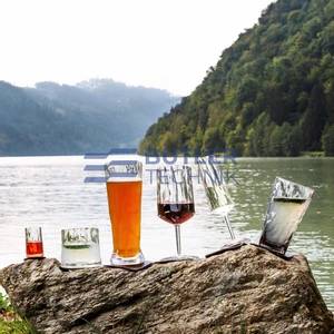 Silwy Magnetic Plastic Beer Glasses with Nano-gel Coasters - Set of 2 